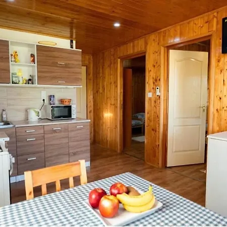 Tenisz Vendeghaz Διαμέρισμα *