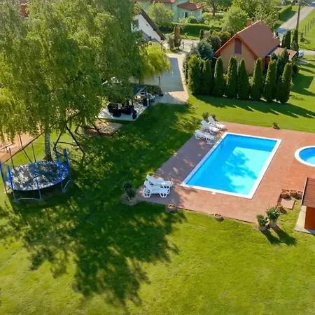 Tenisz Vendeghaz Ordacsehi